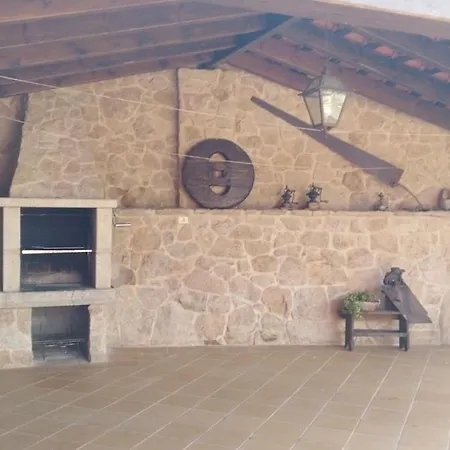 With Large Garden Next To The Holiday home Pontevedra